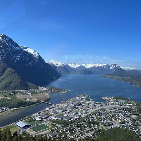 Andalsnes Gustehouse Appartement Buitenkant foto