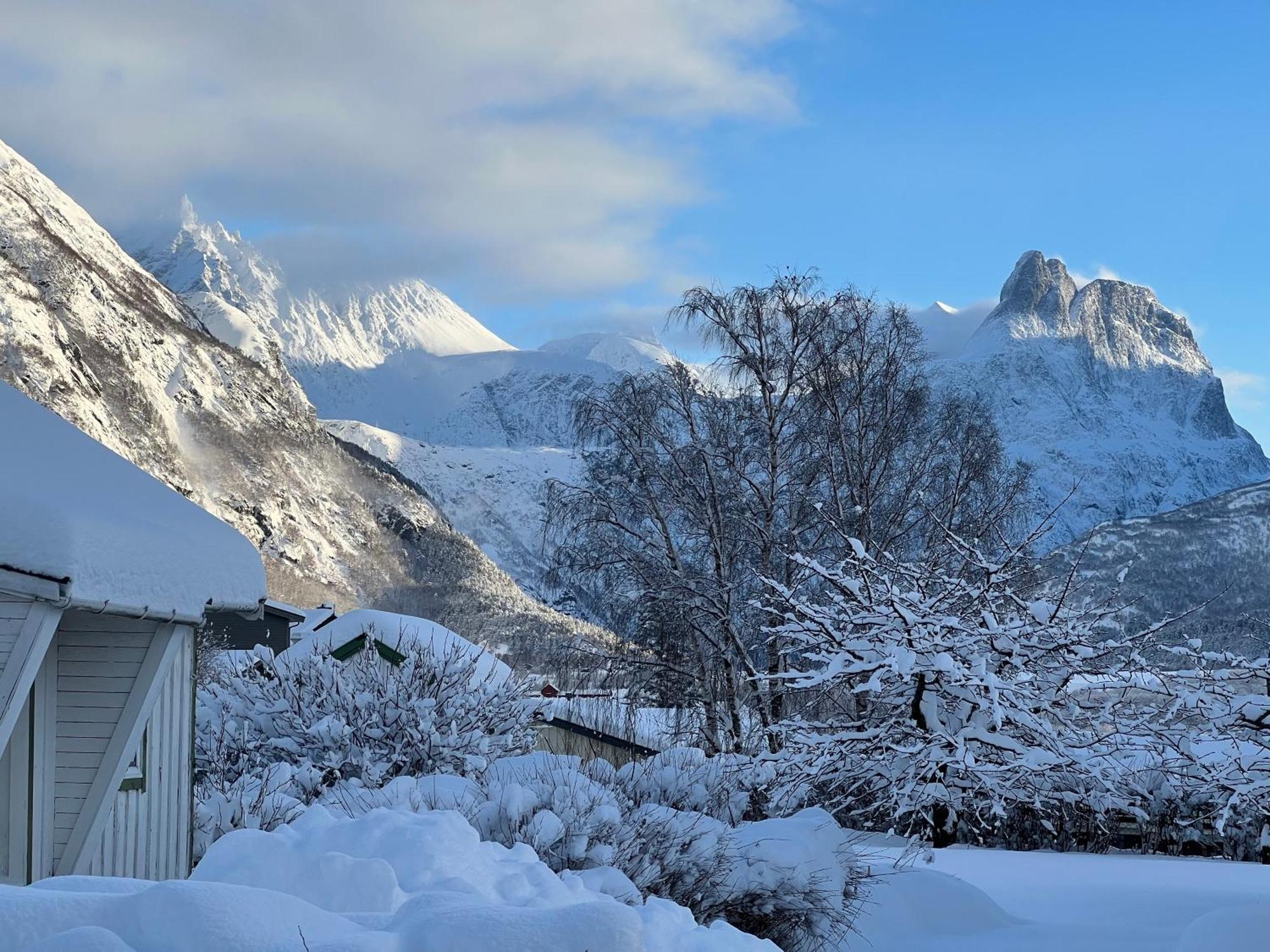 Andalsnes Gustehouse Appartement Buitenkant foto